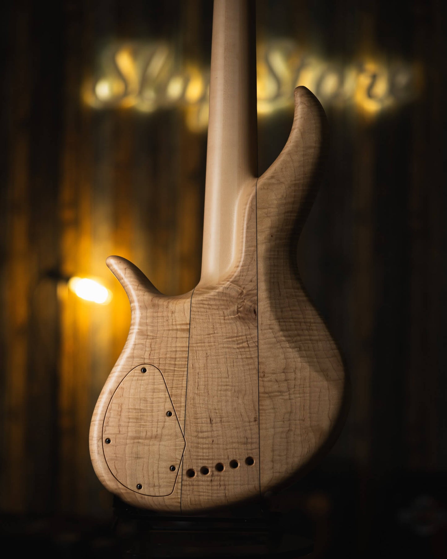 F Bass AC5 Classic Crotch Walnut 2025 (end-2025)