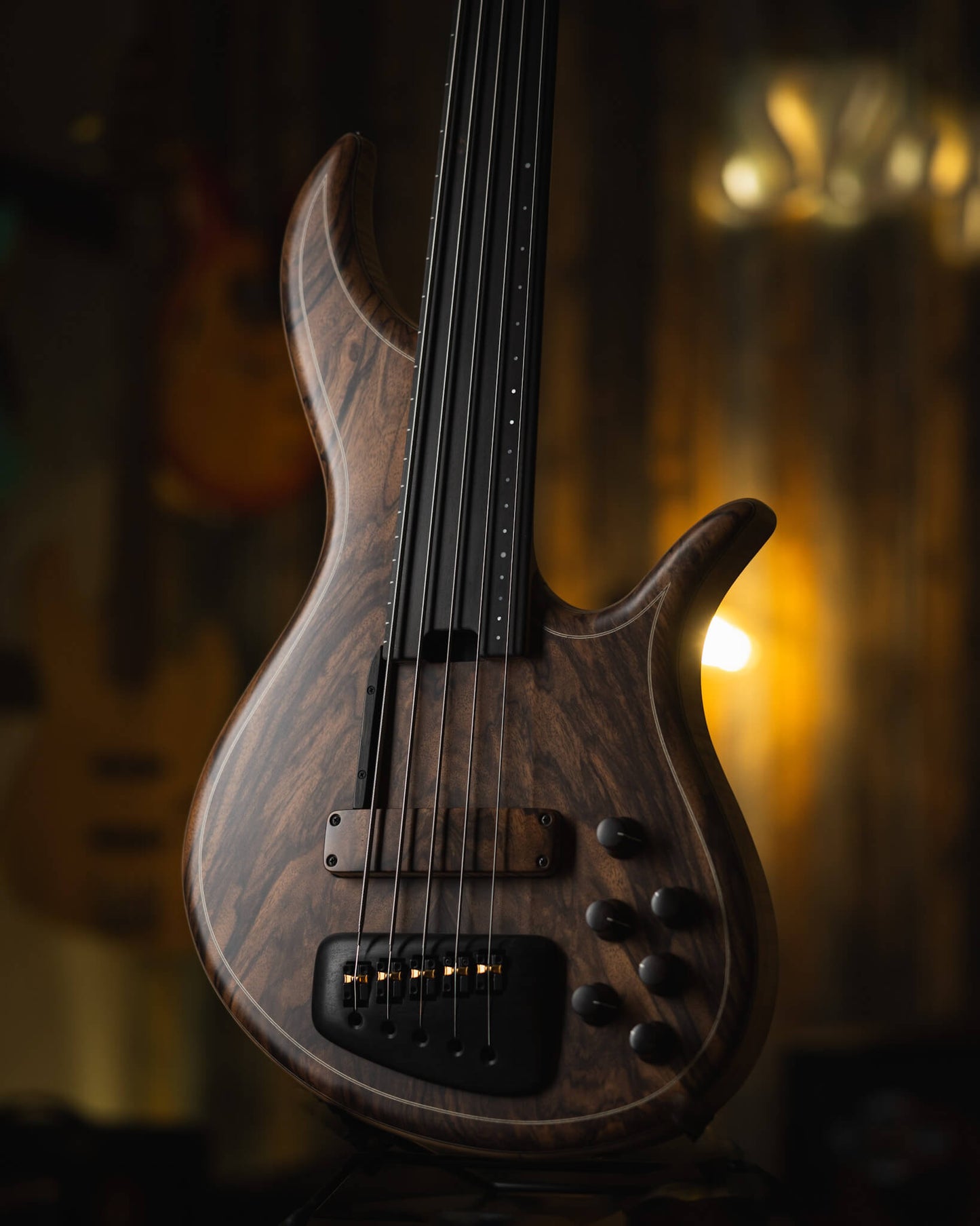 F Bass AC5 Classic Crotch Walnut 2025 (end-2025)