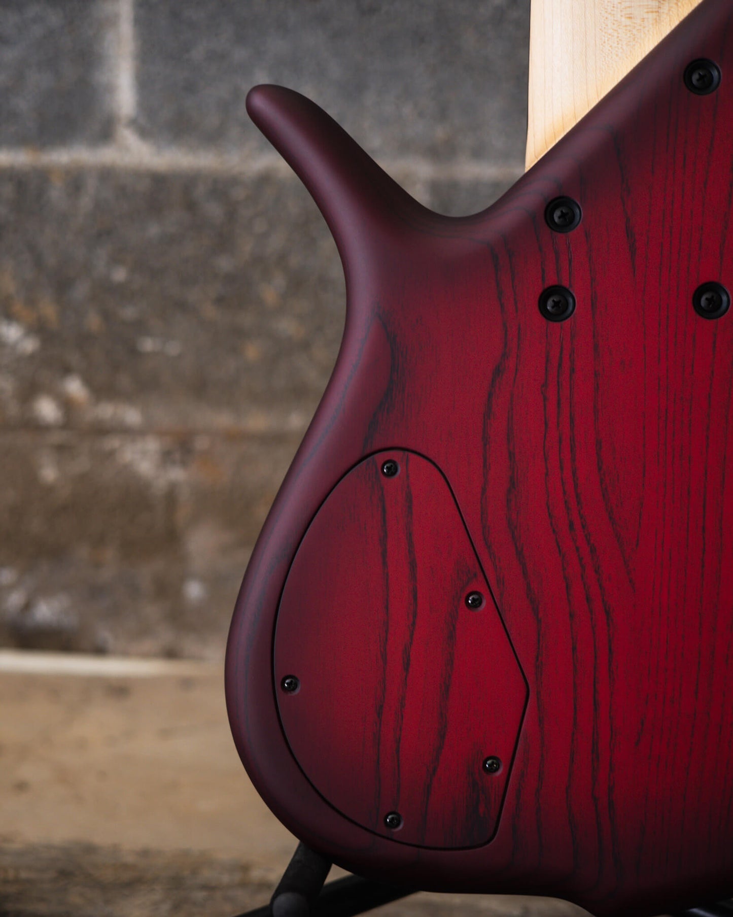 F Bass BN6 Trans Red Burst (Early-2024)
