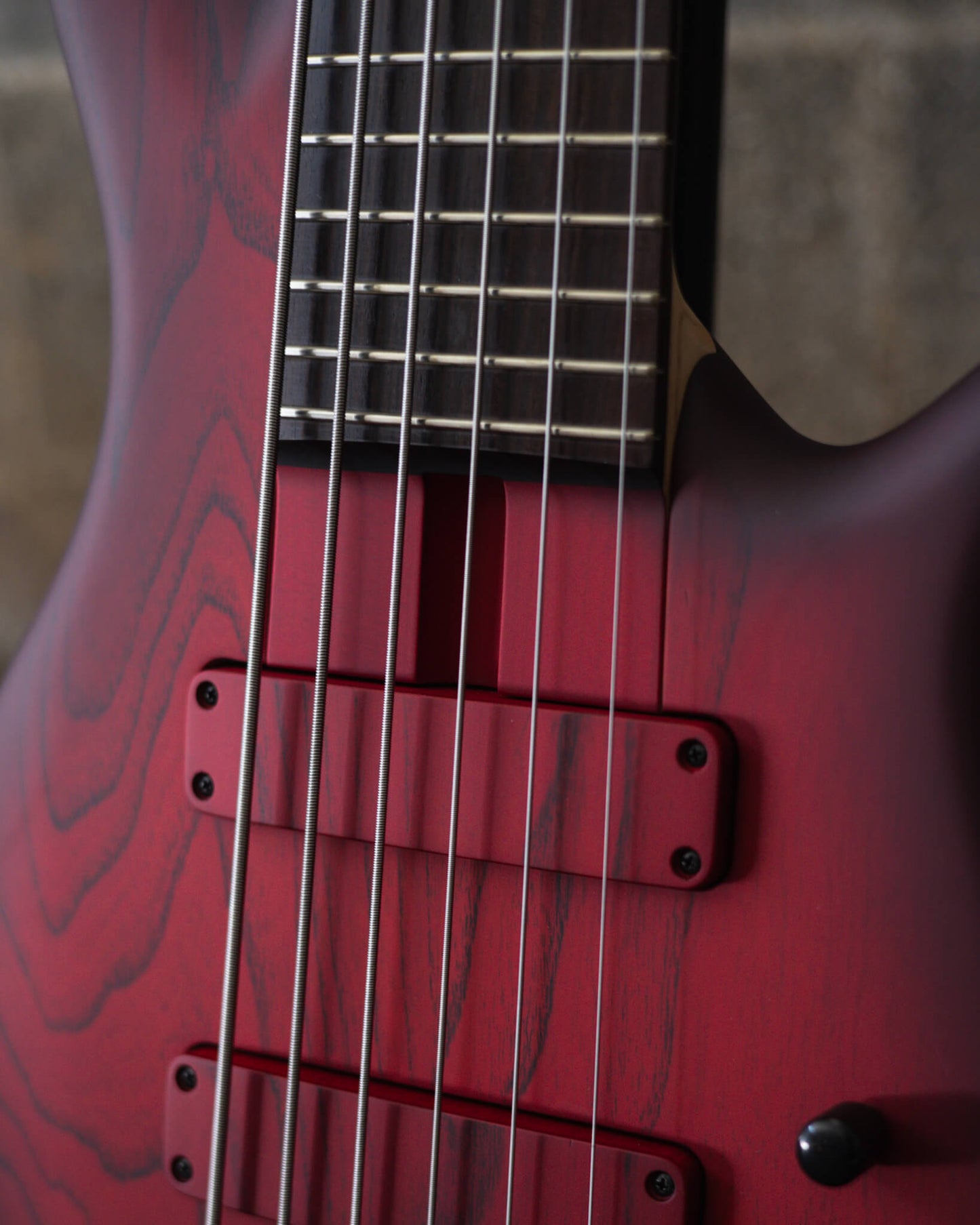 F Bass BN6 Trans Red Burst (Early-2024)