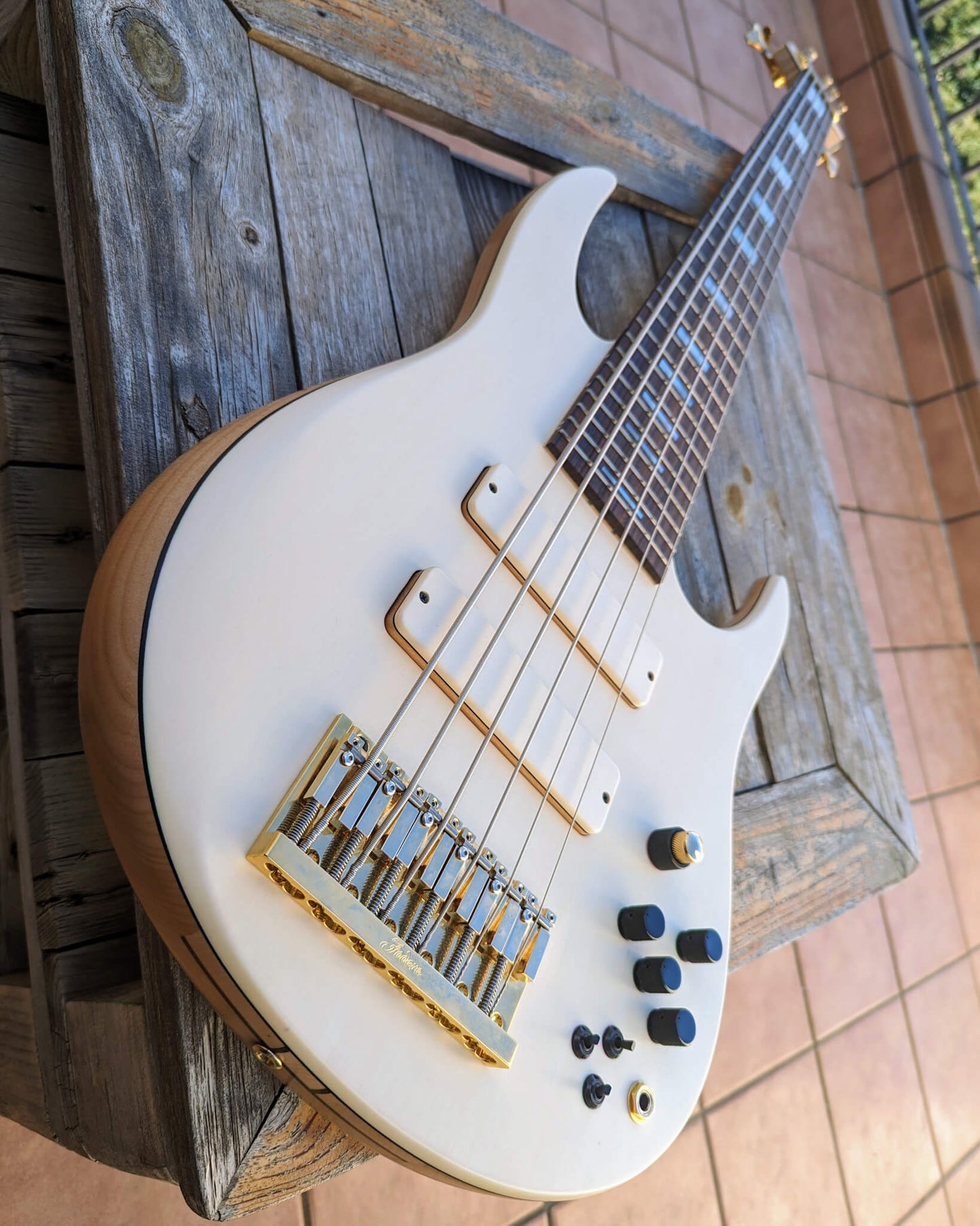 Fodera Contrabass 6 Elite Holly 2022