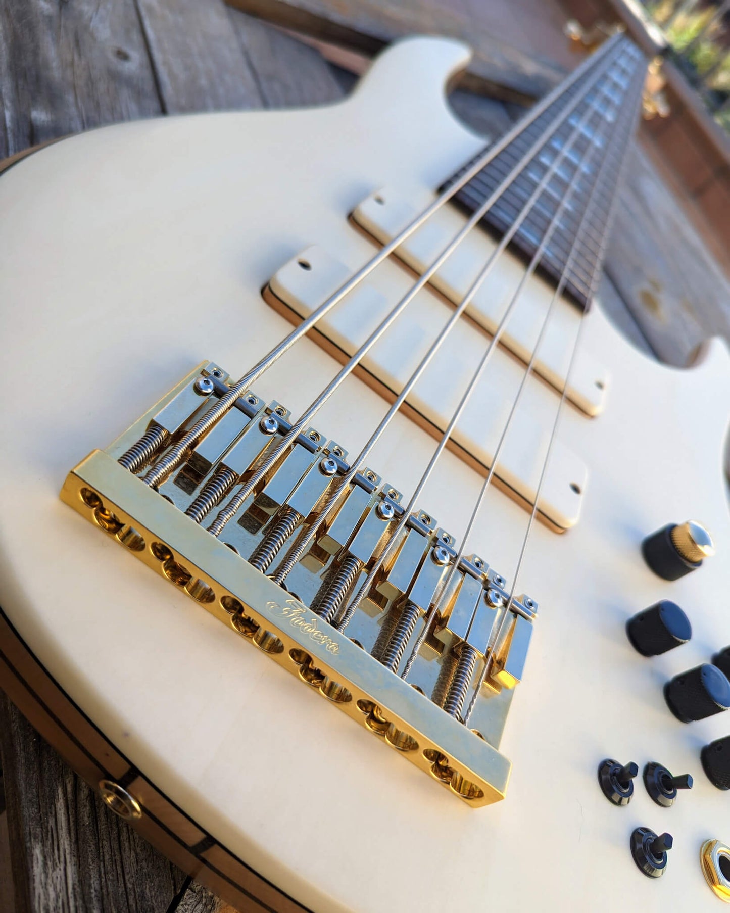 Fodera Contrabass 6 Elite Holly 2022
