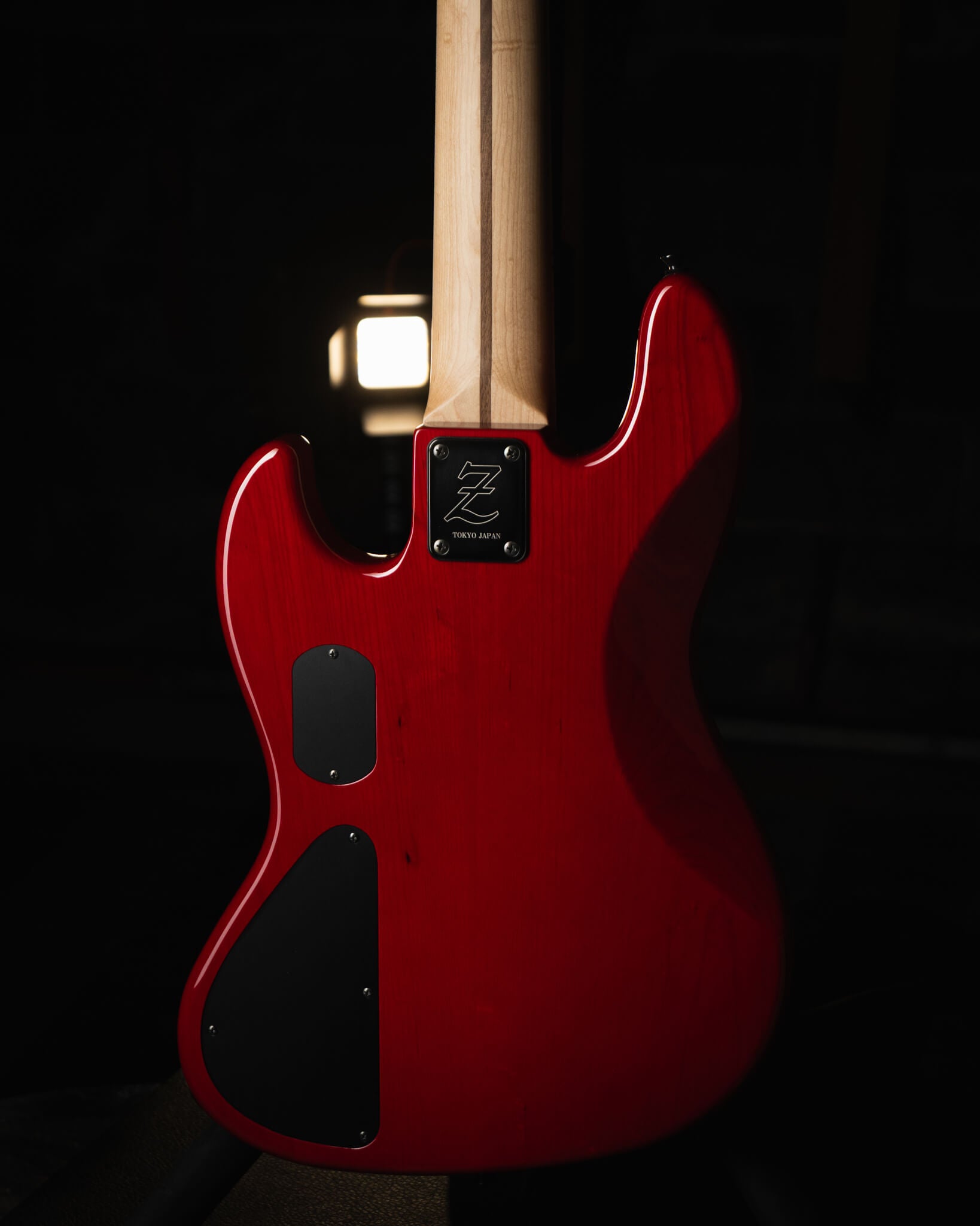 Atelier Z M265-JHJ Transparent Red 2025 – SlapStore