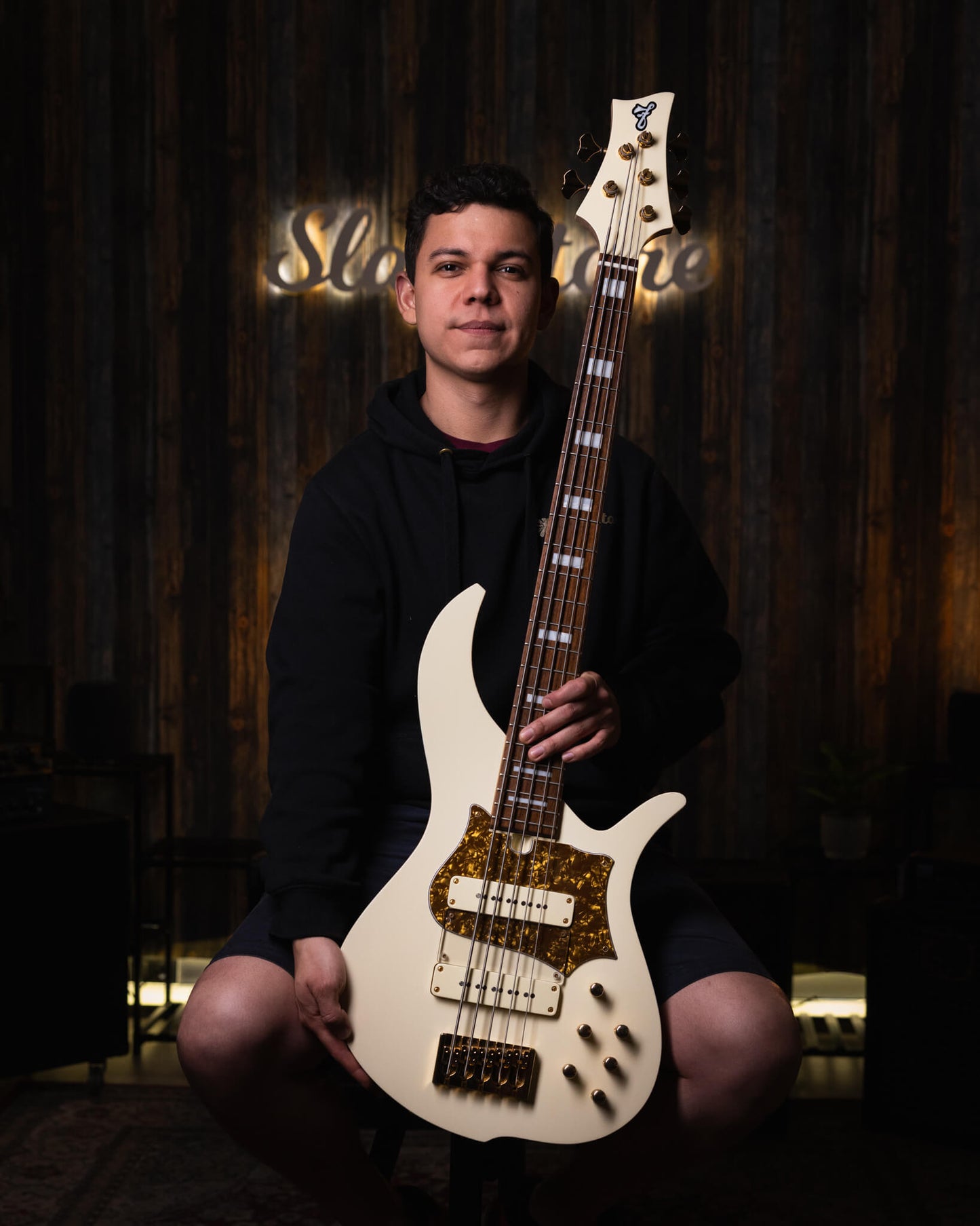 F Bass BN5 Olympic White 2022