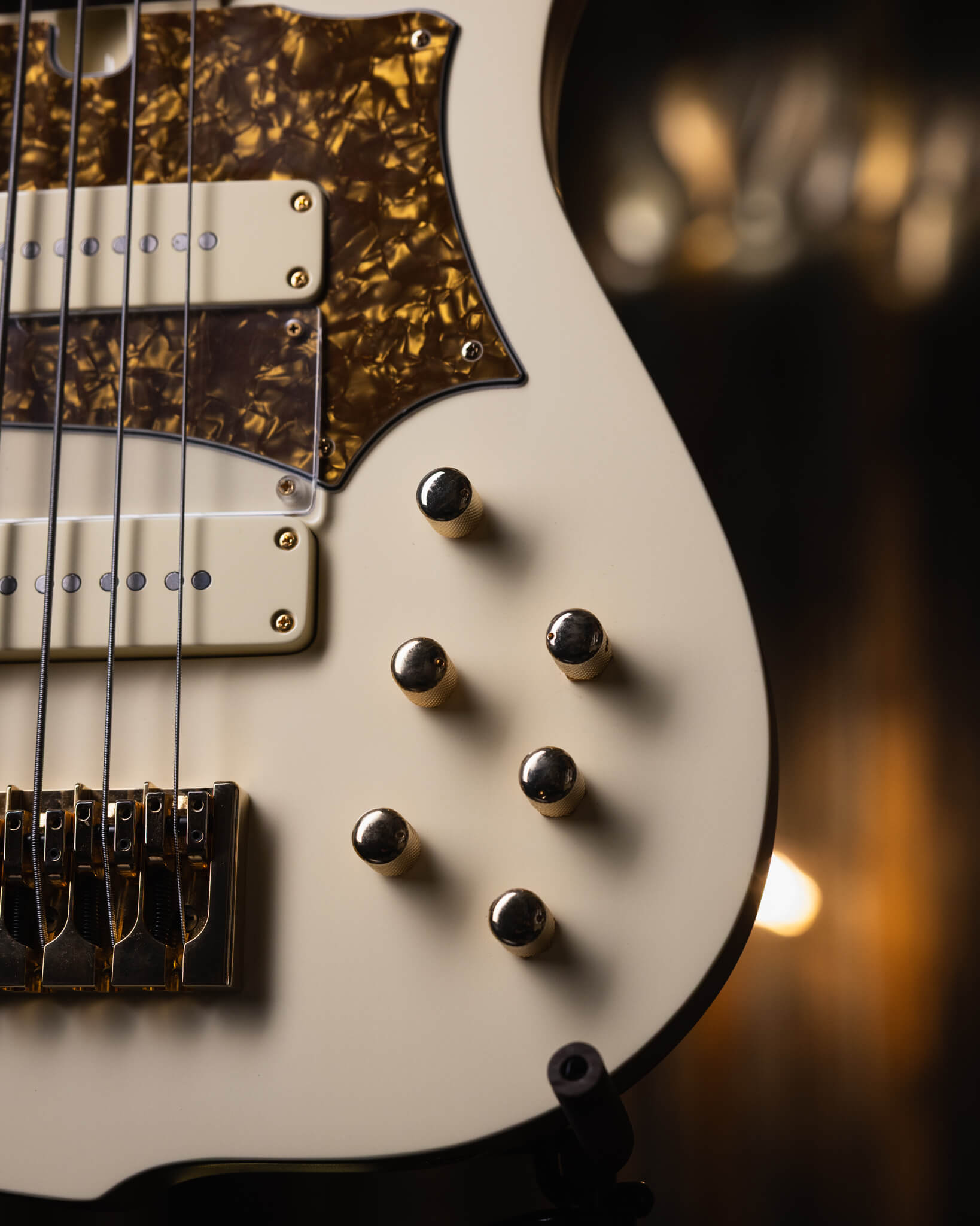 F Bass BN5 Olympic White 2022 – SlapStore