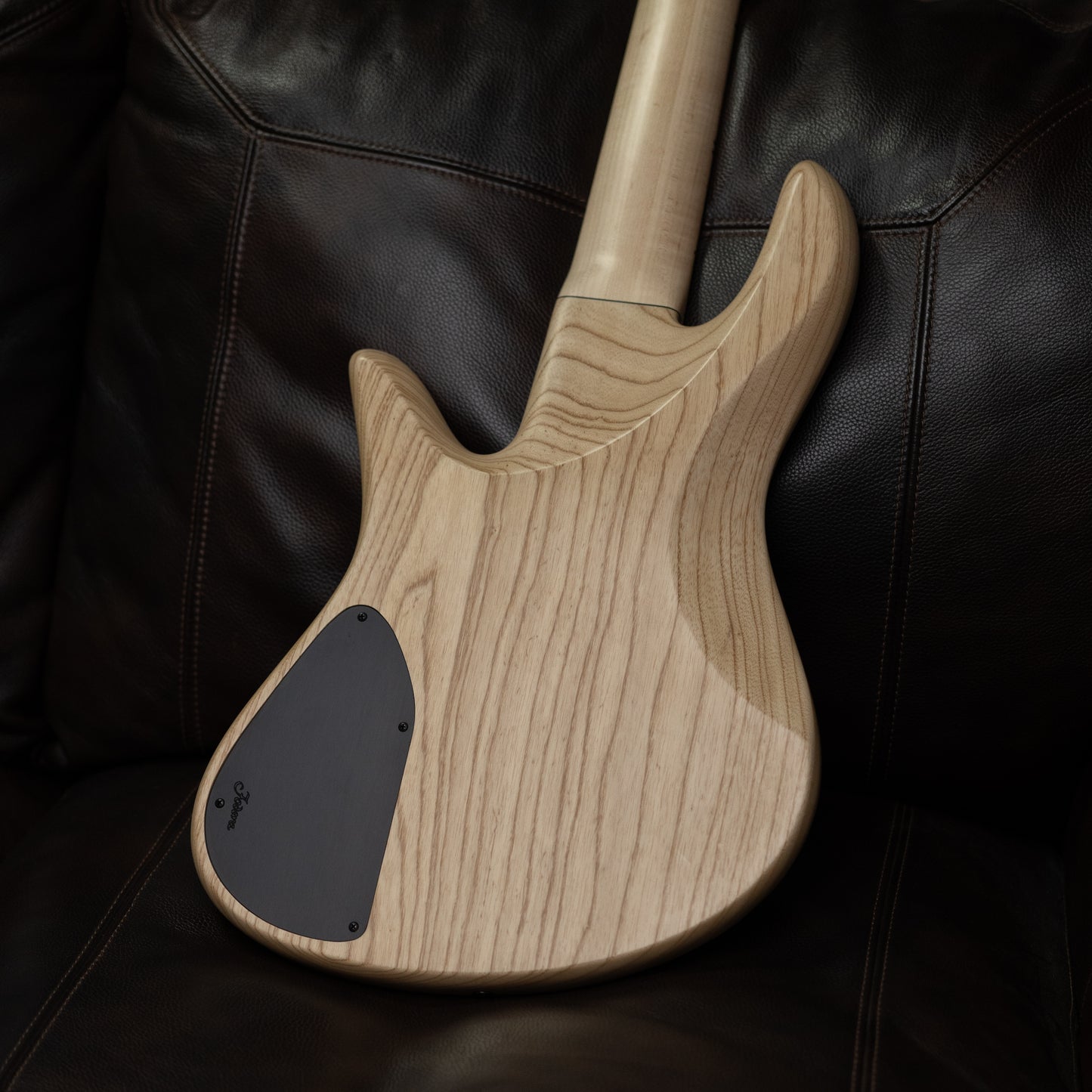[Pre-Order] Fodera Emperor 5 Deluxe Buckeye Burl 2023 (ETA October 2023)