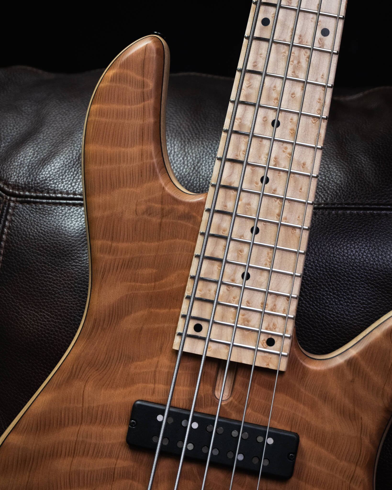 Fodera Emperor 5 Standard Special Quilted Redwood 2025 – SlapStore