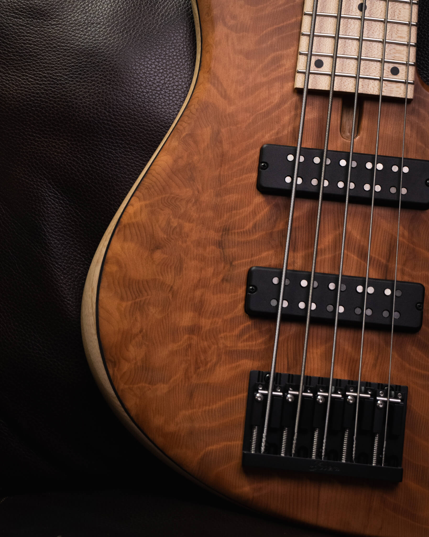 Fodera Emperor 5 Standard Special Quilted Redwood 2025 – SlapStore