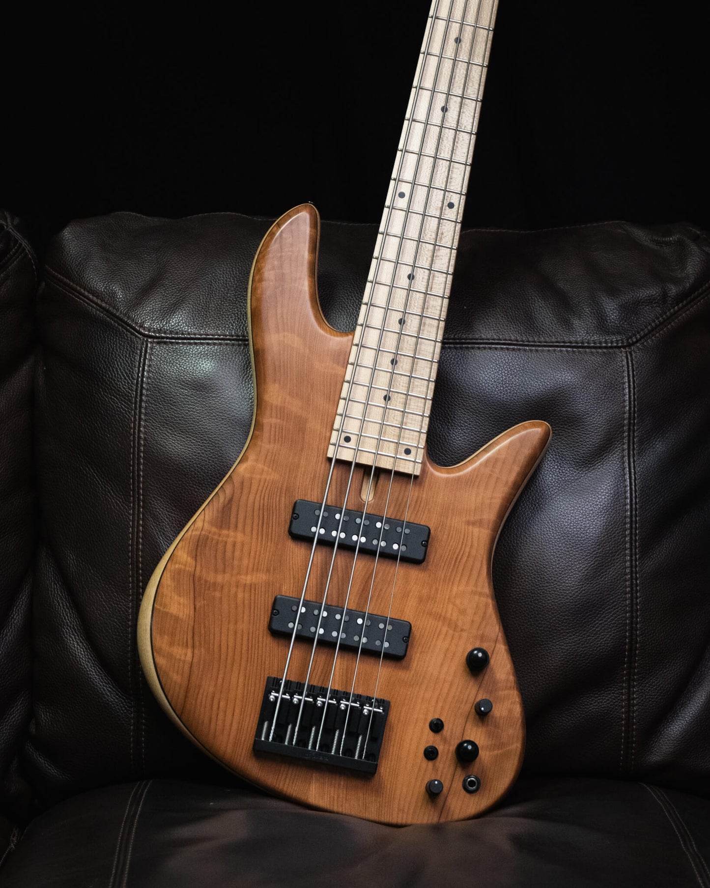 Fodera Emperor 5 Standard Special Figured Redwood 2025